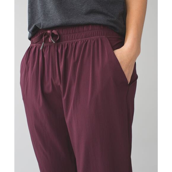 Lululemon Namaskar Crop jogger Size 4 Swift EUC - Picture 7 of 9